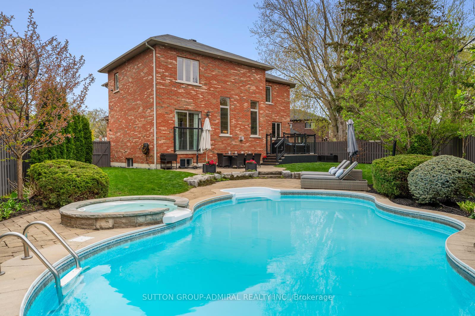 Photo 43 of 9 Cheshire Drive, Etobicoke, Princess-Rosethorn — HOMEH