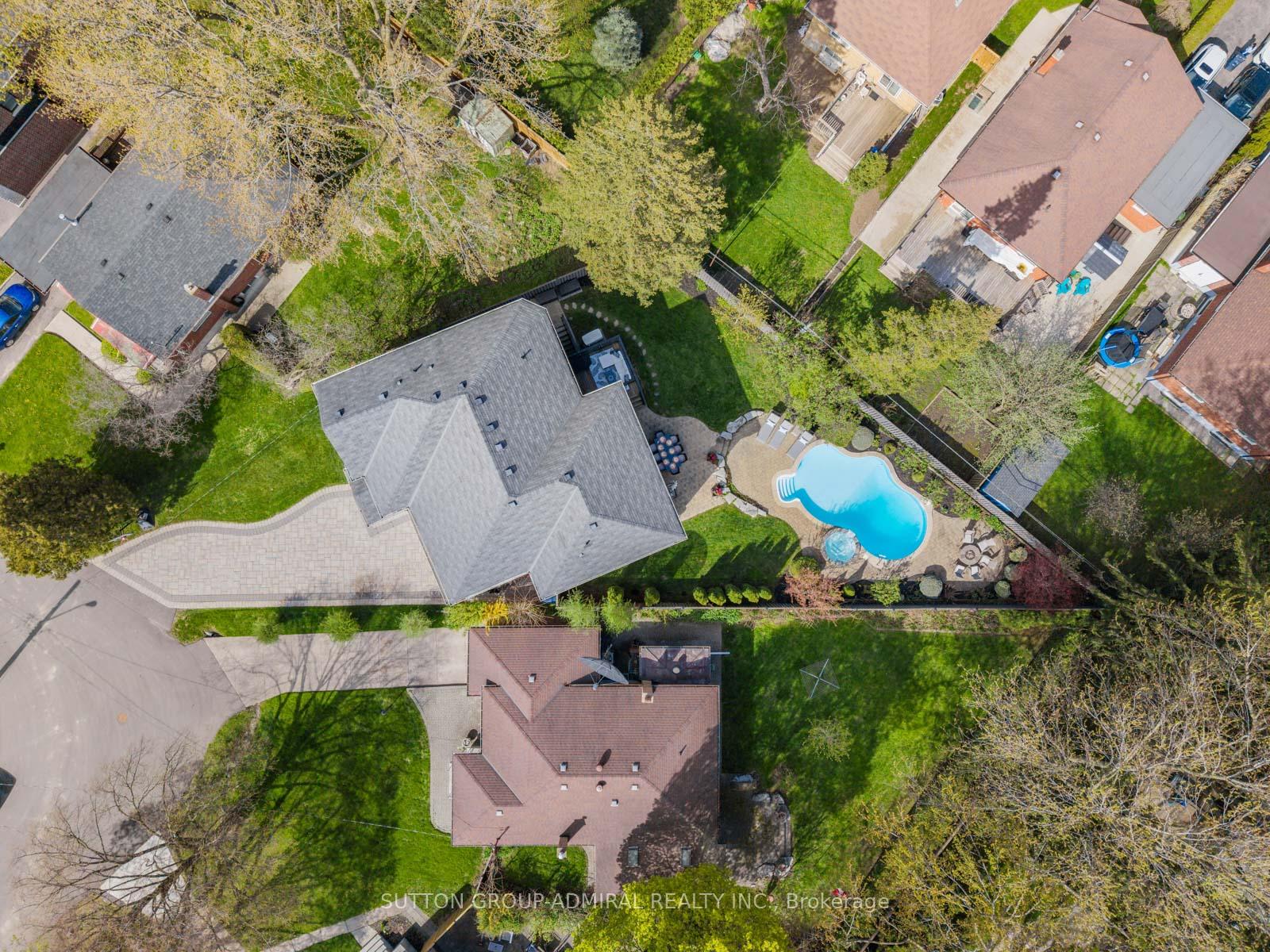 Photo 49 of 9 Cheshire Drive, Etobicoke, Princess-Rosethorn — HOMEH