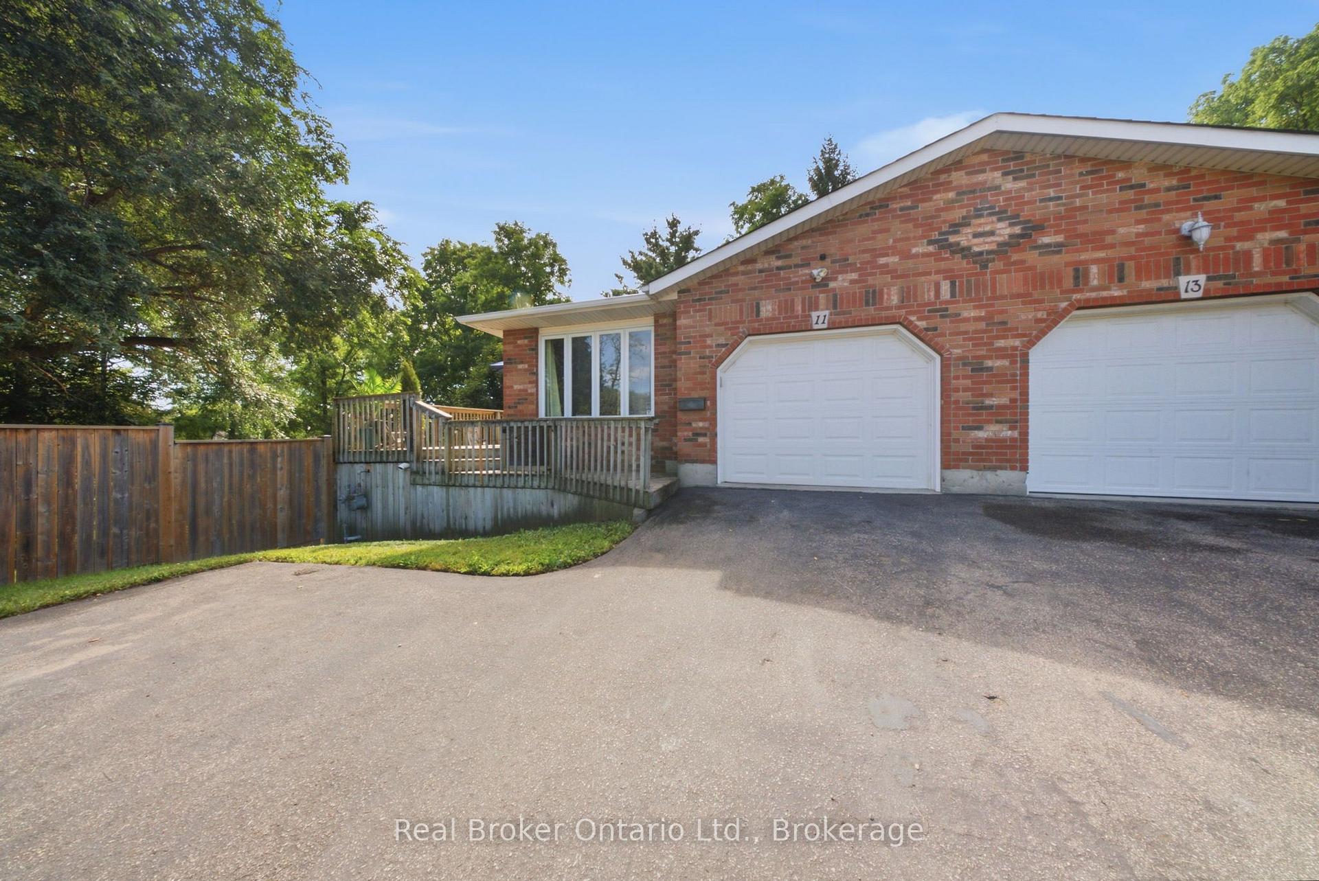 Photo 3 of 11 Dundas Street W, Brant, Paris — HOMEH