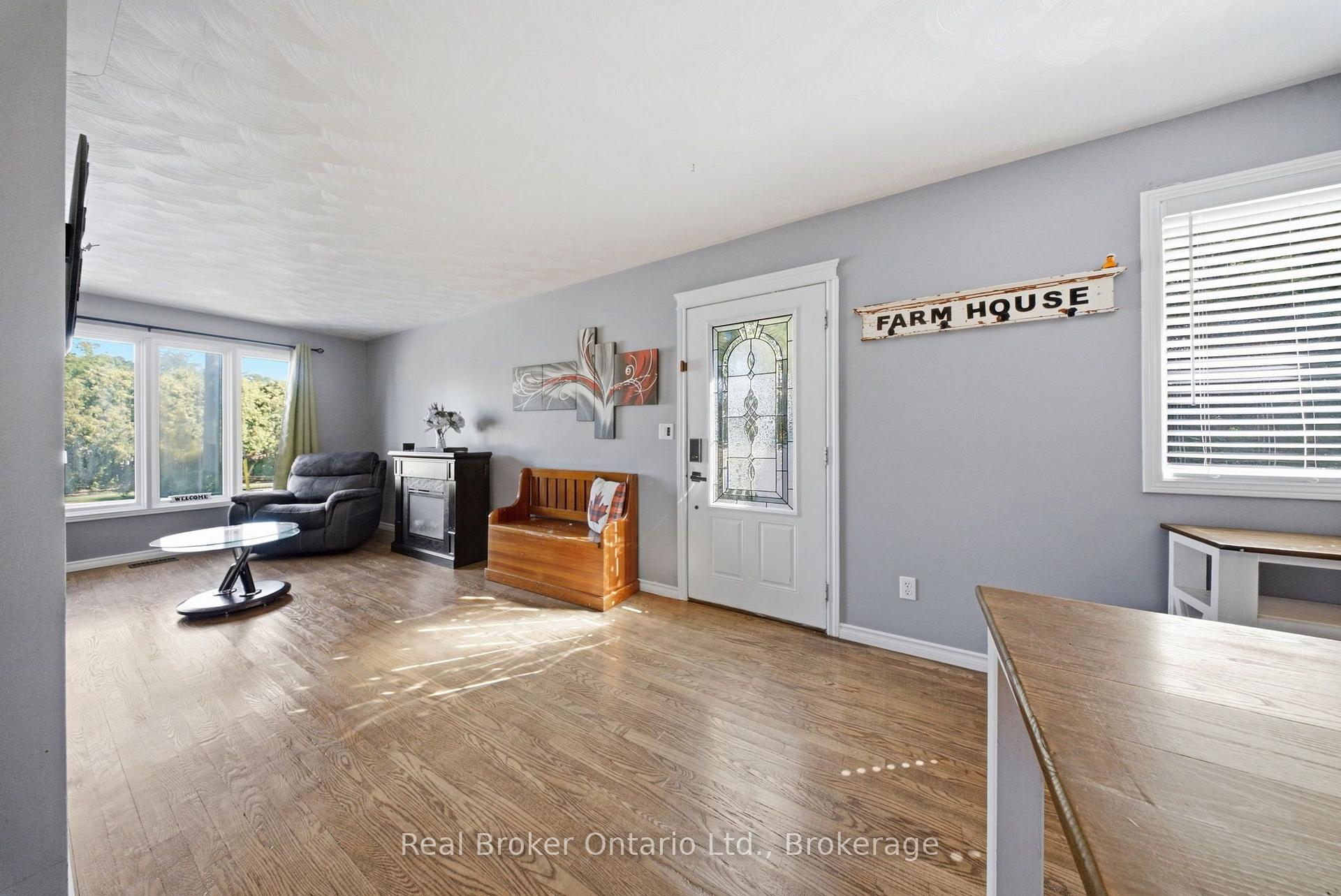 Photo 7 of 11 Dundas Street W, Brant, Paris — HOMEH