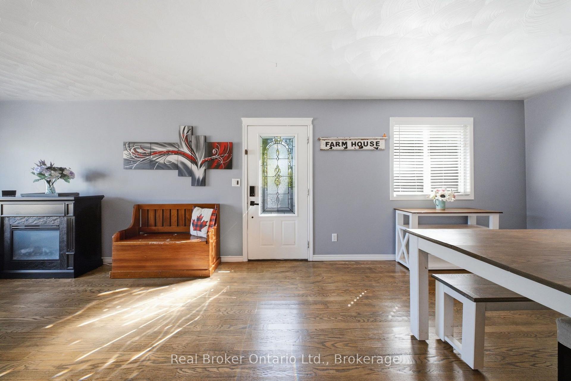 Photo 8 of 11 Dundas Street W, Brant, Paris — HOMEH