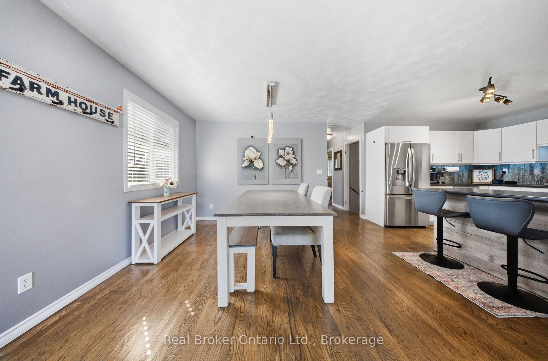 Photo 12 of 11 Dundas Street W, Brant, Paris — HOMEH