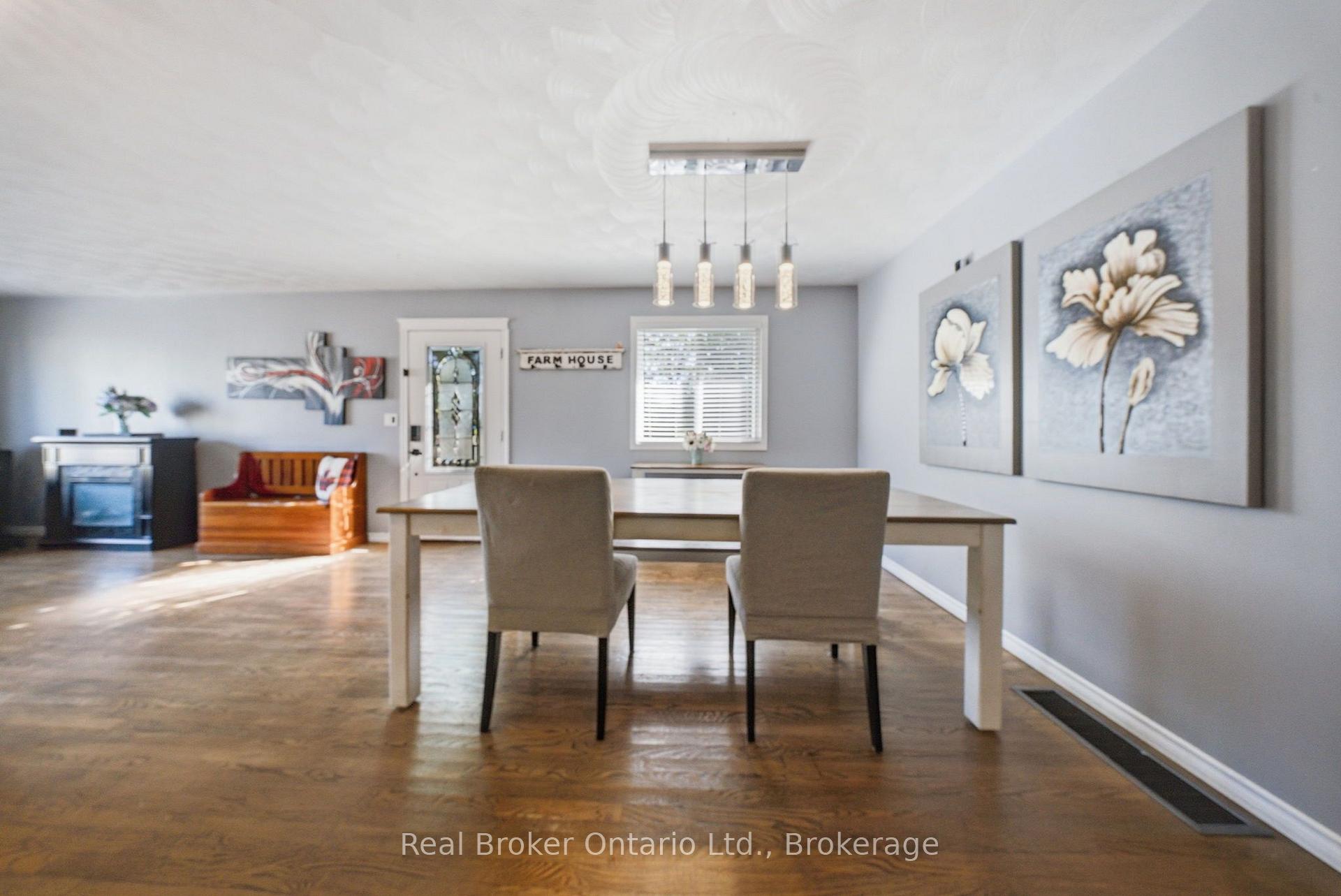 Photo 14 of 11 Dundas Street W, Brant, Paris — HOMEH