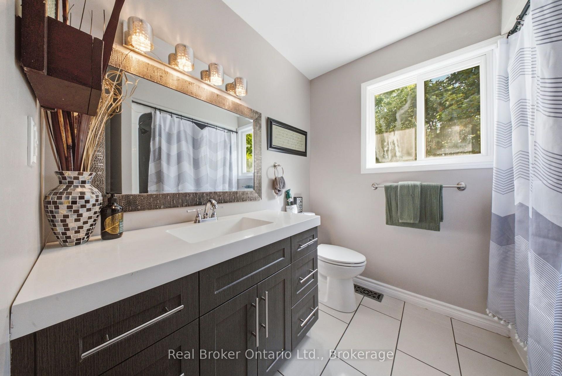 Photo 18 of 11 Dundas Street W, Brant, Paris — HOMEH