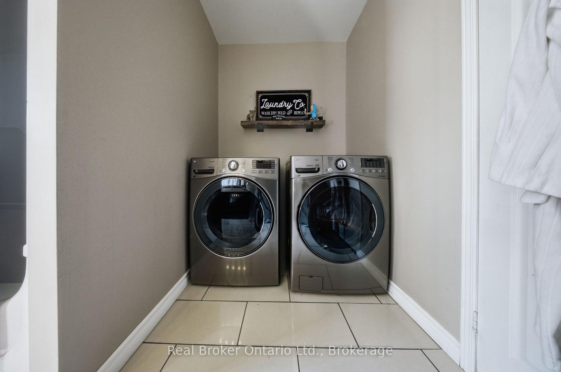 Photo 19 of 11 Dundas Street W, Brant, Paris — HOMEH