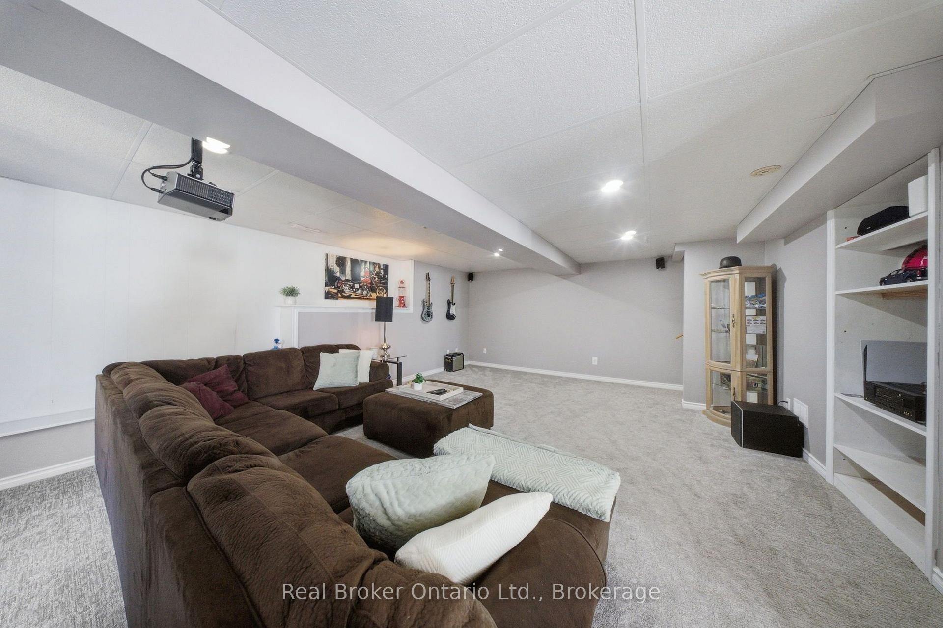 Photo 25 of 11 Dundas Street W, Brant, Paris — HOMEH