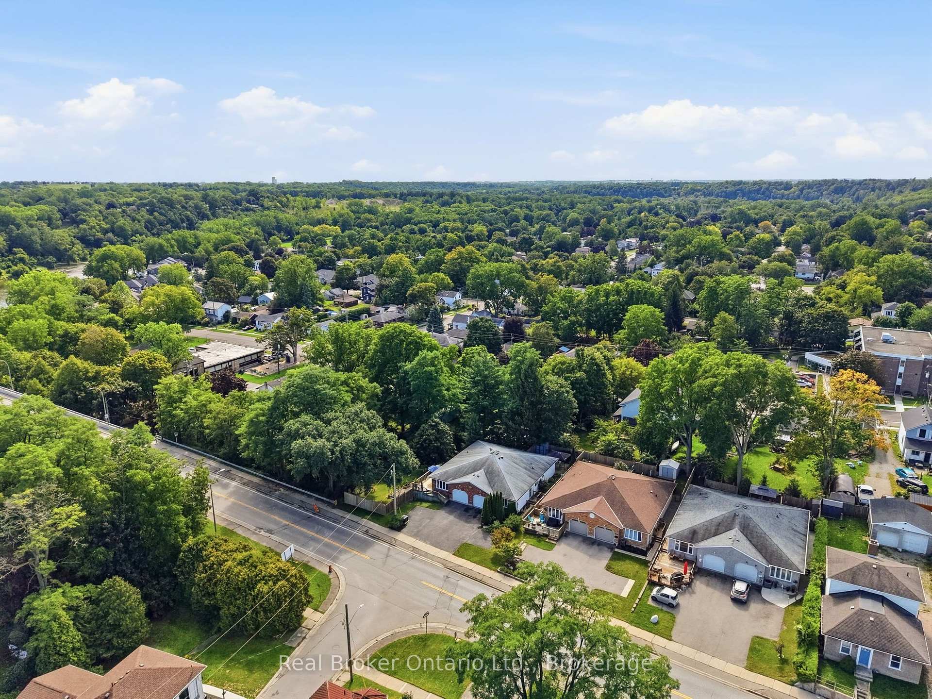Photo 44 of 11 Dundas Street W, Brant, Paris — HOMEH