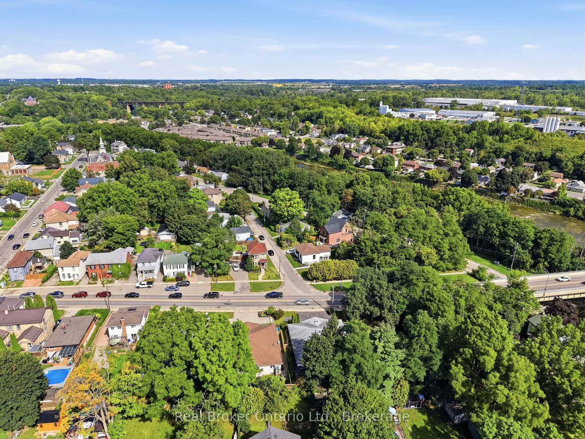 Photo 47 of 11 Dundas Street W, Brant, Paris — HOMEH