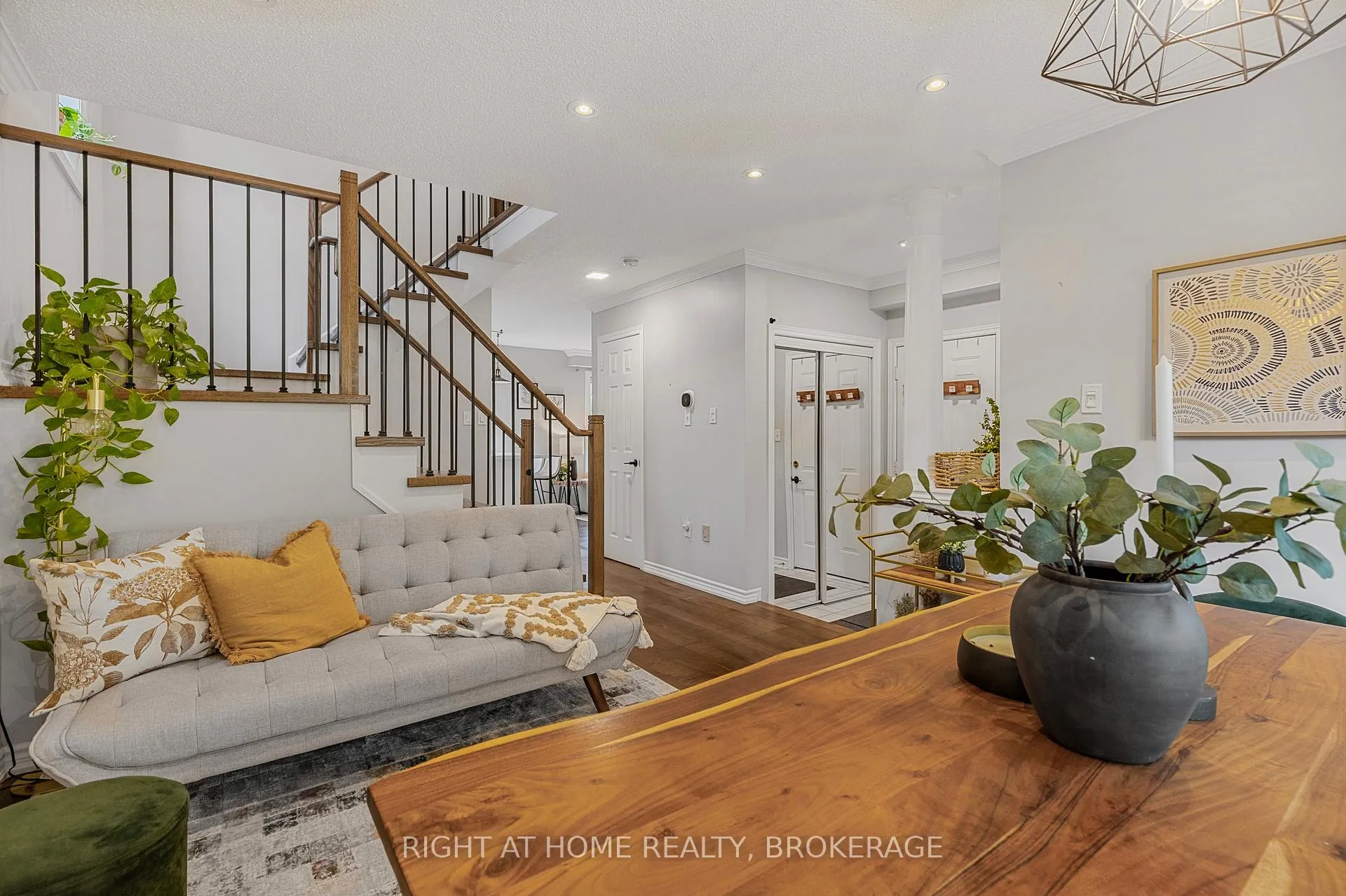 Photo 8 of 20 Brambirch Crescent, Brampton, Northwest Sandalwood Parkway — HOMEH