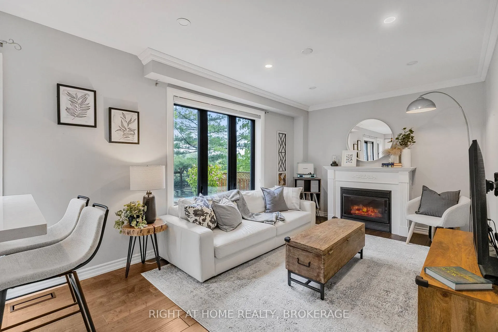 Photo 10 of 20 Brambirch Crescent, Brampton, Northwest Sandalwood Parkway — HOMEH