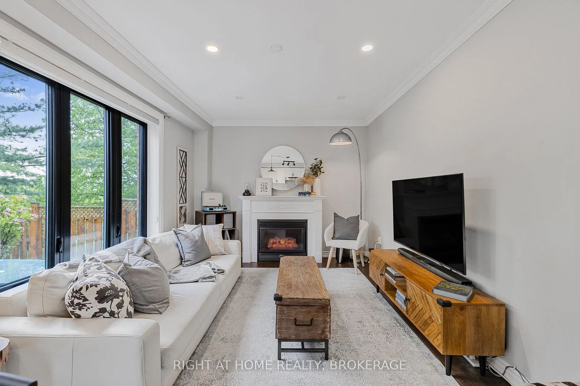Photo 11 of 20 Brambirch Crescent, Brampton, Northwest Sandalwood Parkway — HOMEH