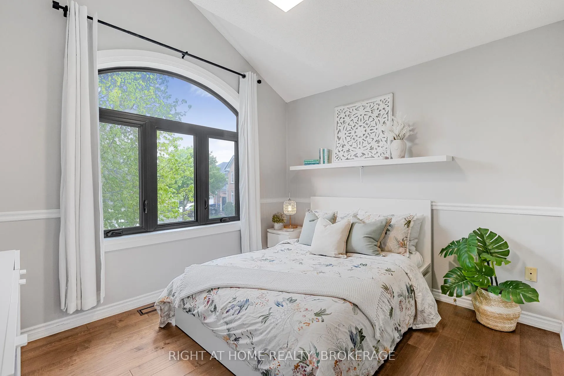 Photo 21 of 20 Brambirch Crescent, Brampton, Northwest Sandalwood Parkway — HOMEH