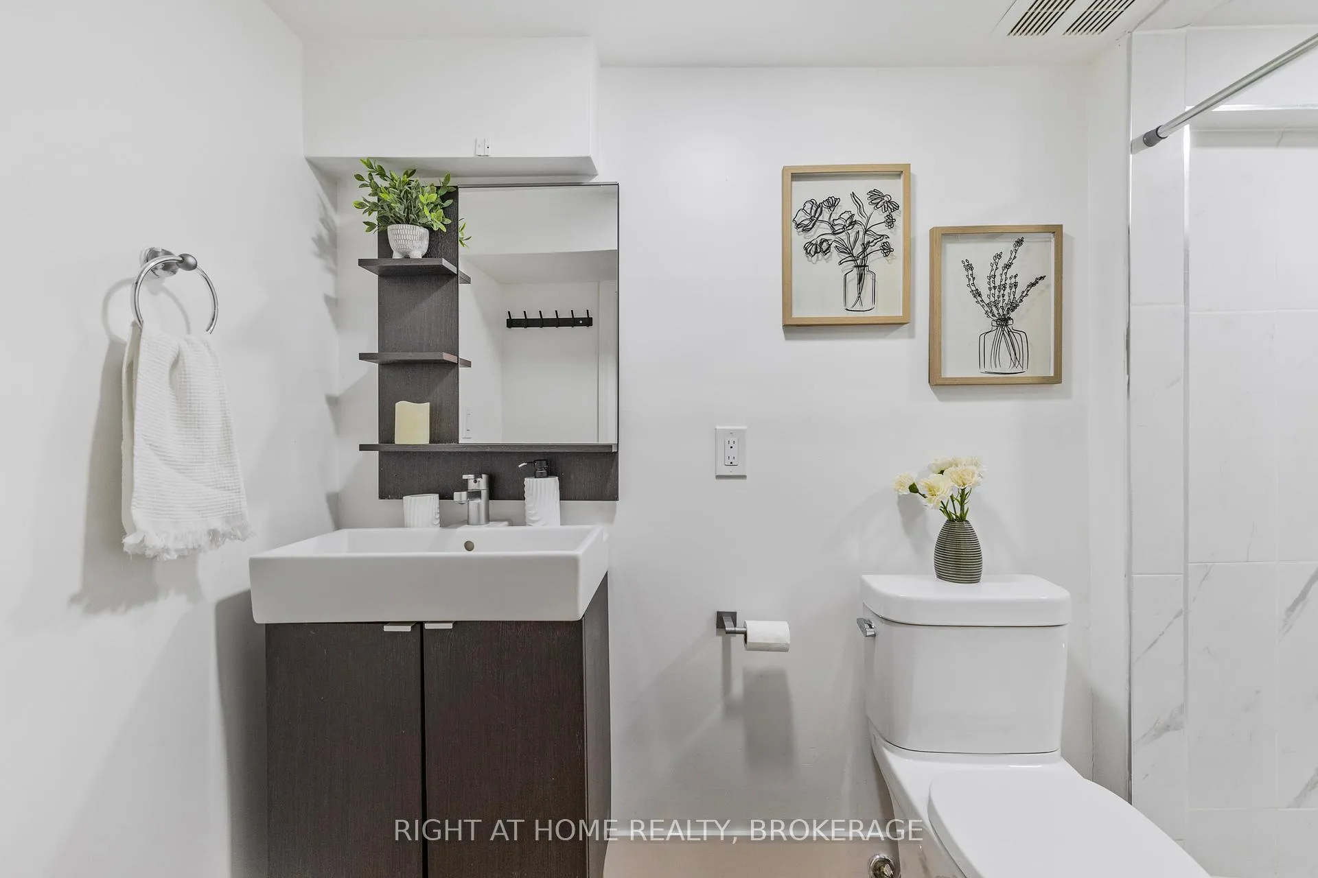 Photo 30 of 20 Brambirch Crescent, Brampton, Northwest Sandalwood Parkway — HOMEH