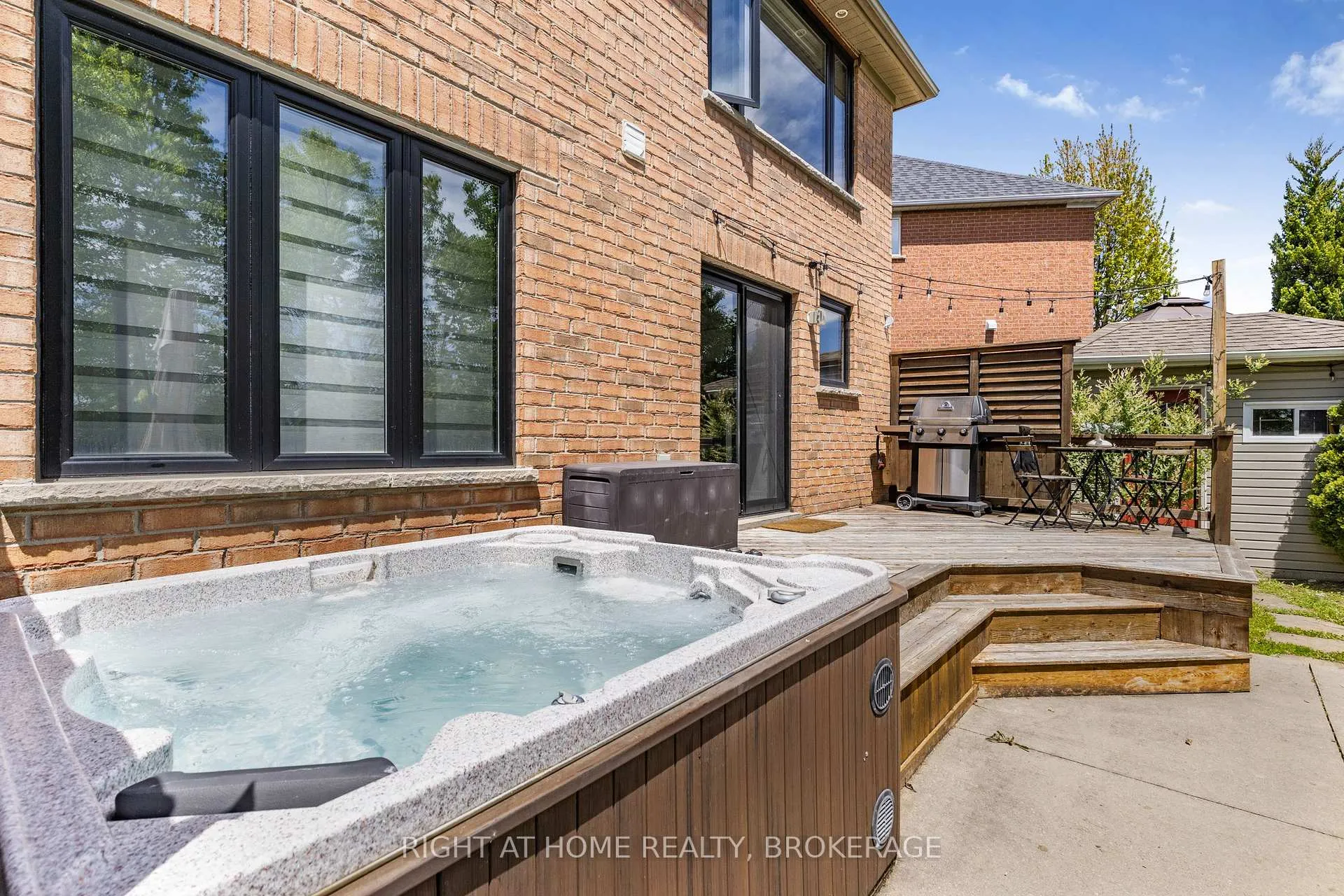 Photo 35 of 20 Brambirch Crescent, Brampton, Northwest Sandalwood Parkway — HOMEH