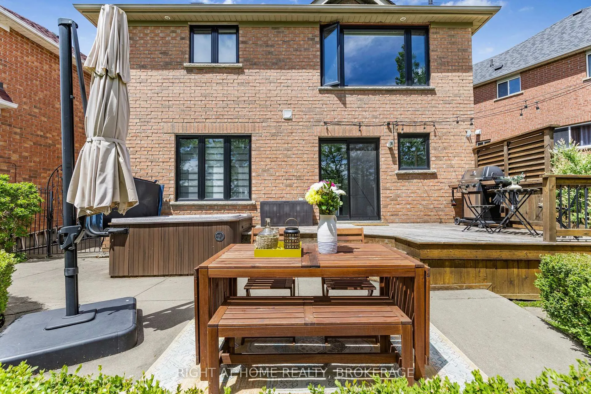 Photo 36 of 20 Brambirch Crescent, Brampton, Northwest Sandalwood Parkway — HOMEH