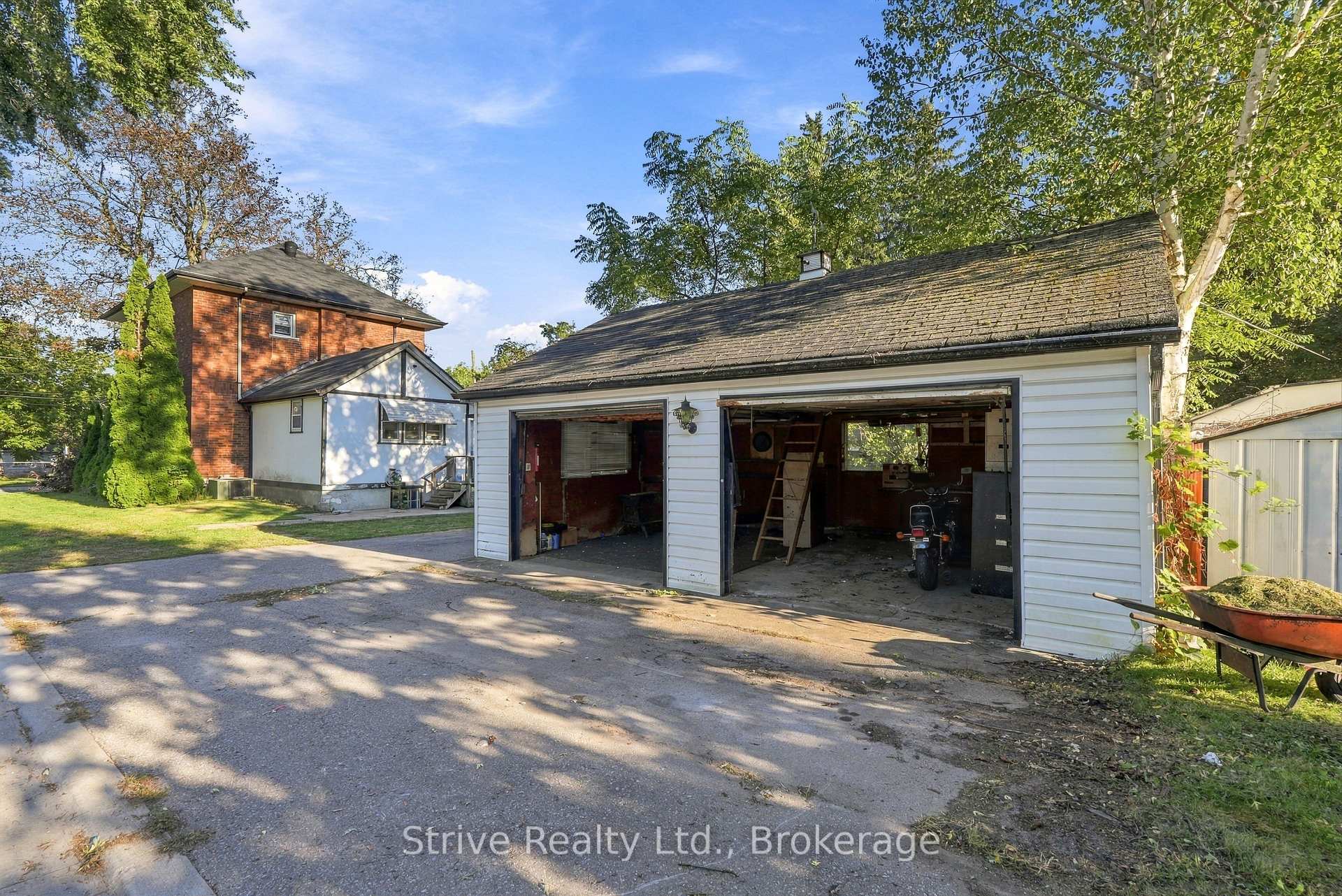 Photo 3 of 72 Elgin Street, Clarington, Bowmanville — HOMEH