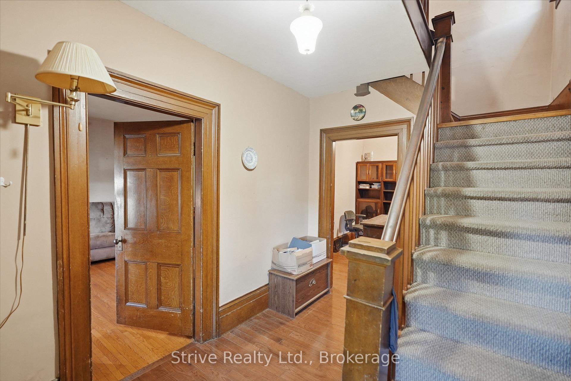 Photo 4 of 72 Elgin Street, Clarington, Bowmanville — HOMEH