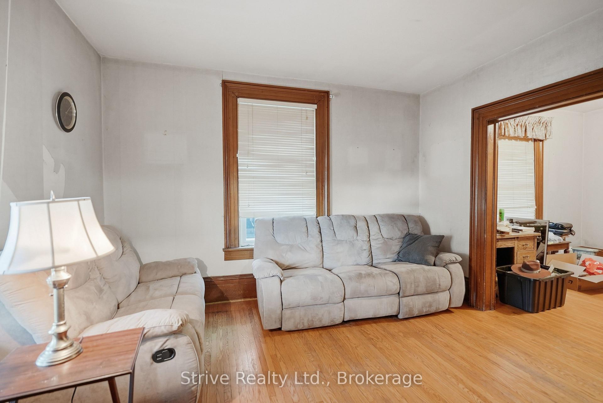 Photo 5 of 72 Elgin Street, Clarington, Bowmanville — HOMEH
