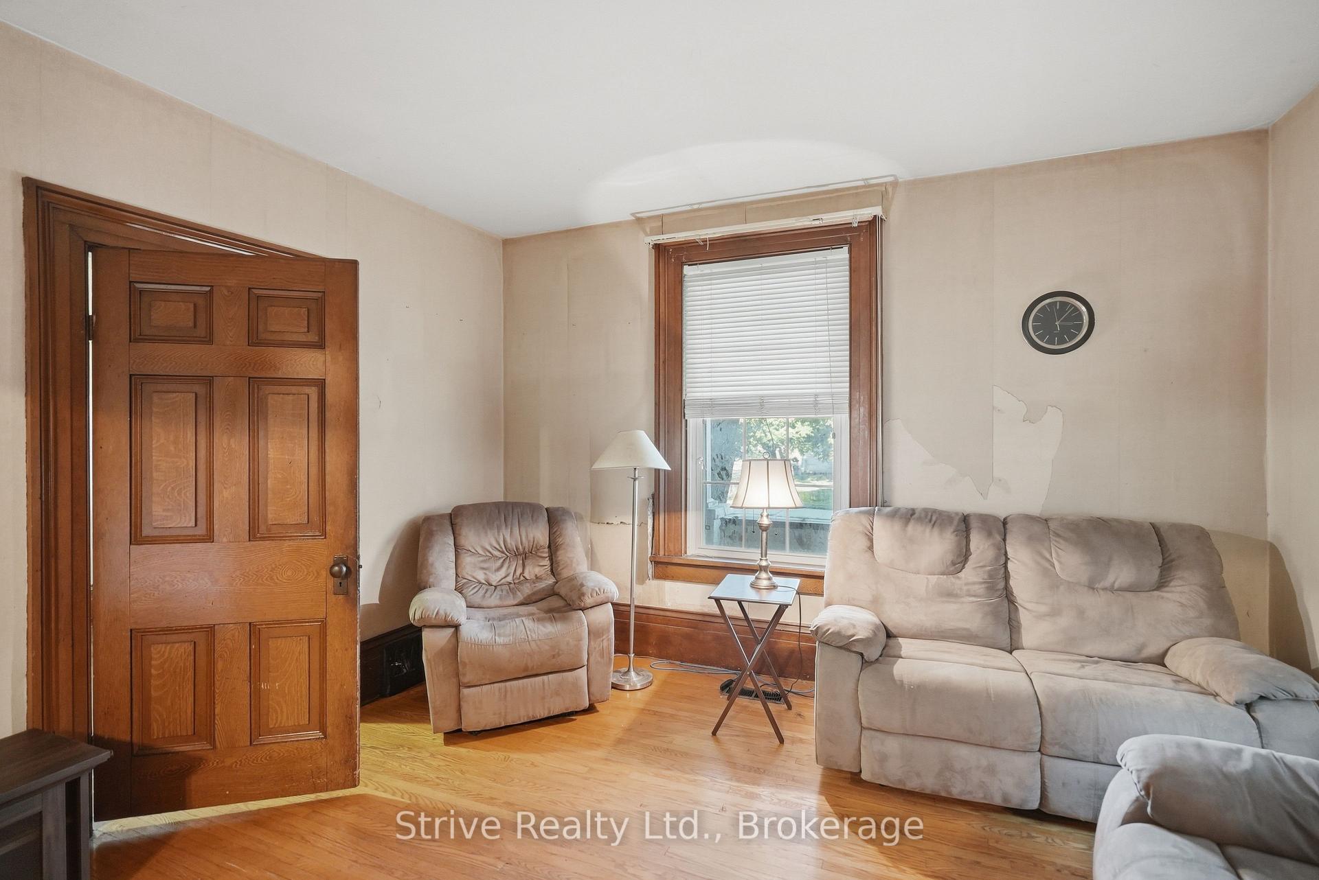 Photo 7 of 72 Elgin Street, Clarington, Bowmanville — HOMEH