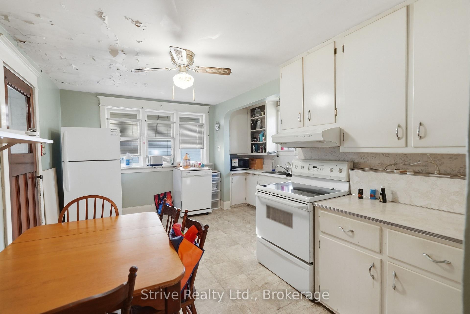 Photo 13 of 72 Elgin Street, Clarington, Bowmanville — HOMEH
