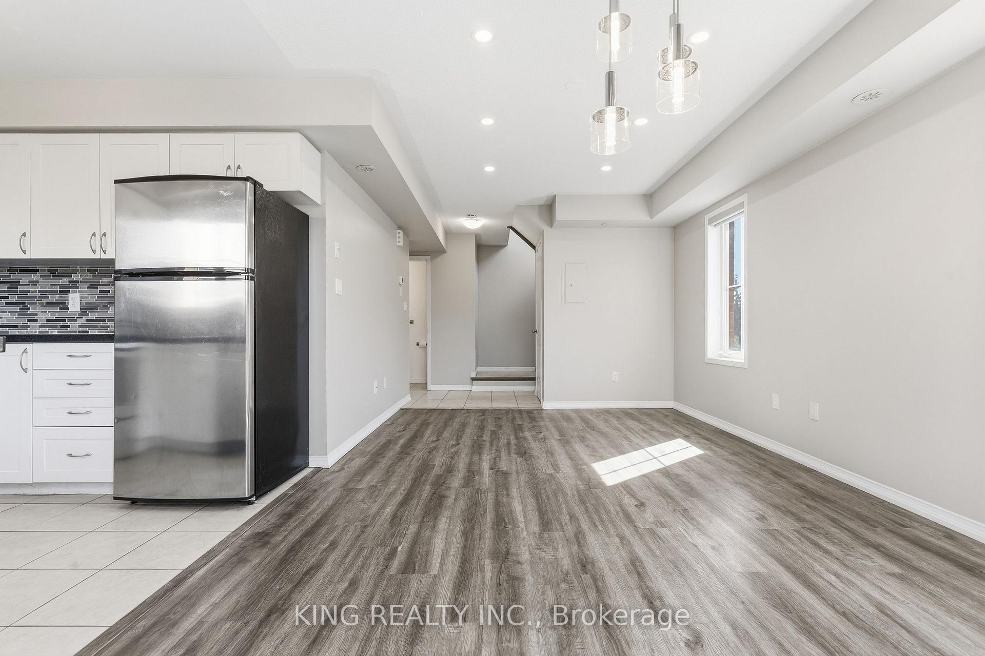 Photo 7 of Unit 8, 35 Hays Boulevard, Oakville, River Oaks — HOMEH