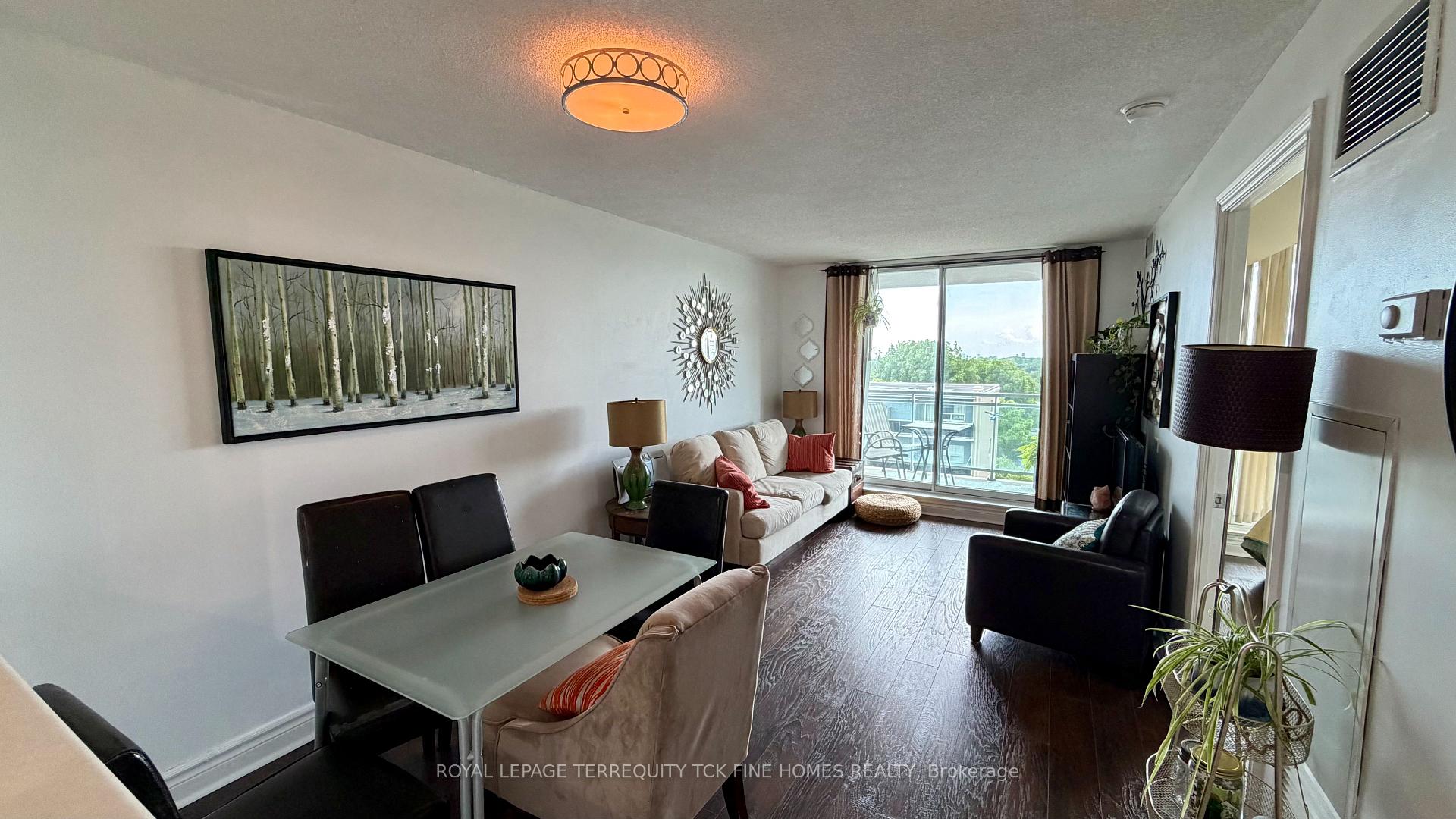 Photo 6 of Unit 1009, 398 Eglinton Avenue E, Toronto, Mount Pleasant East — HOMEH