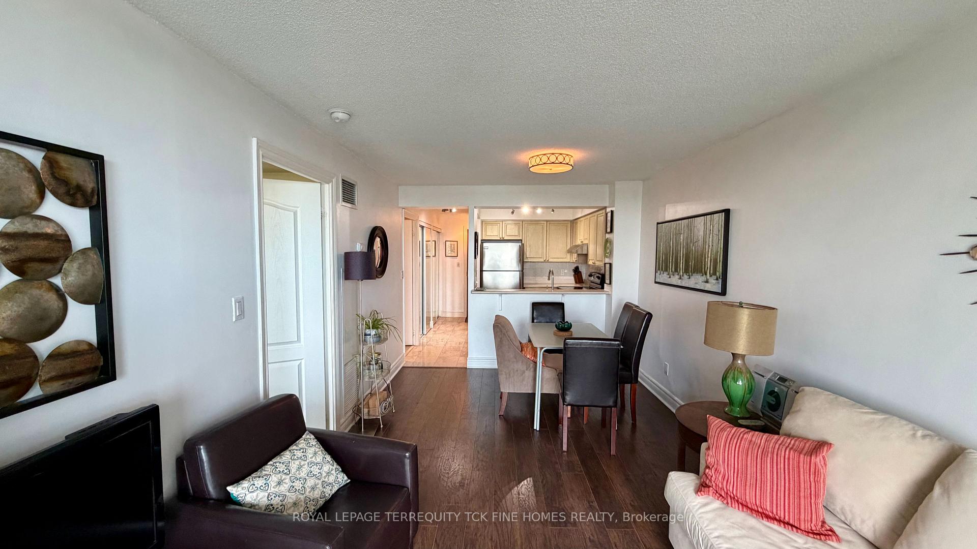 Photo 10 of Unit 1009, 398 Eglinton Avenue E, Toronto, Mount Pleasant East — HOMEH