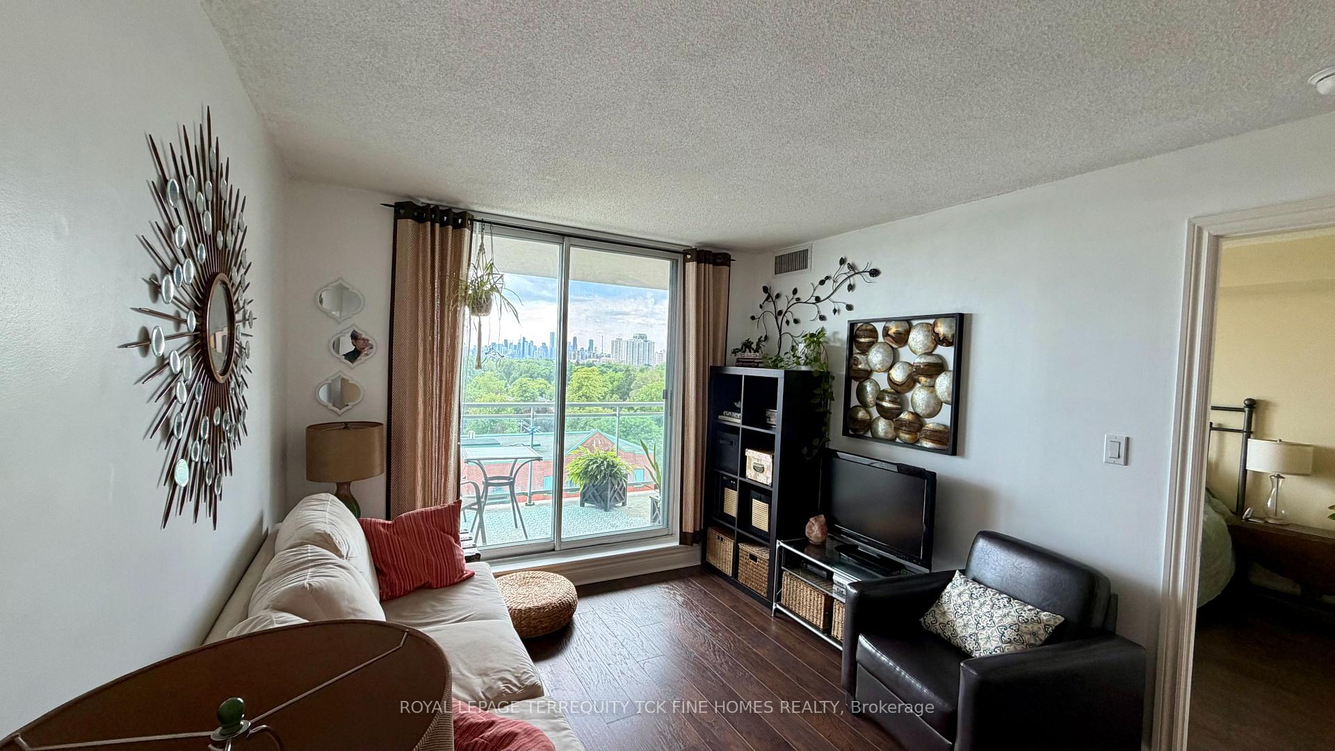 Photo 12 of Unit 1009, 398 Eglinton Avenue E, Toronto, Mount Pleasant East — HOMEH