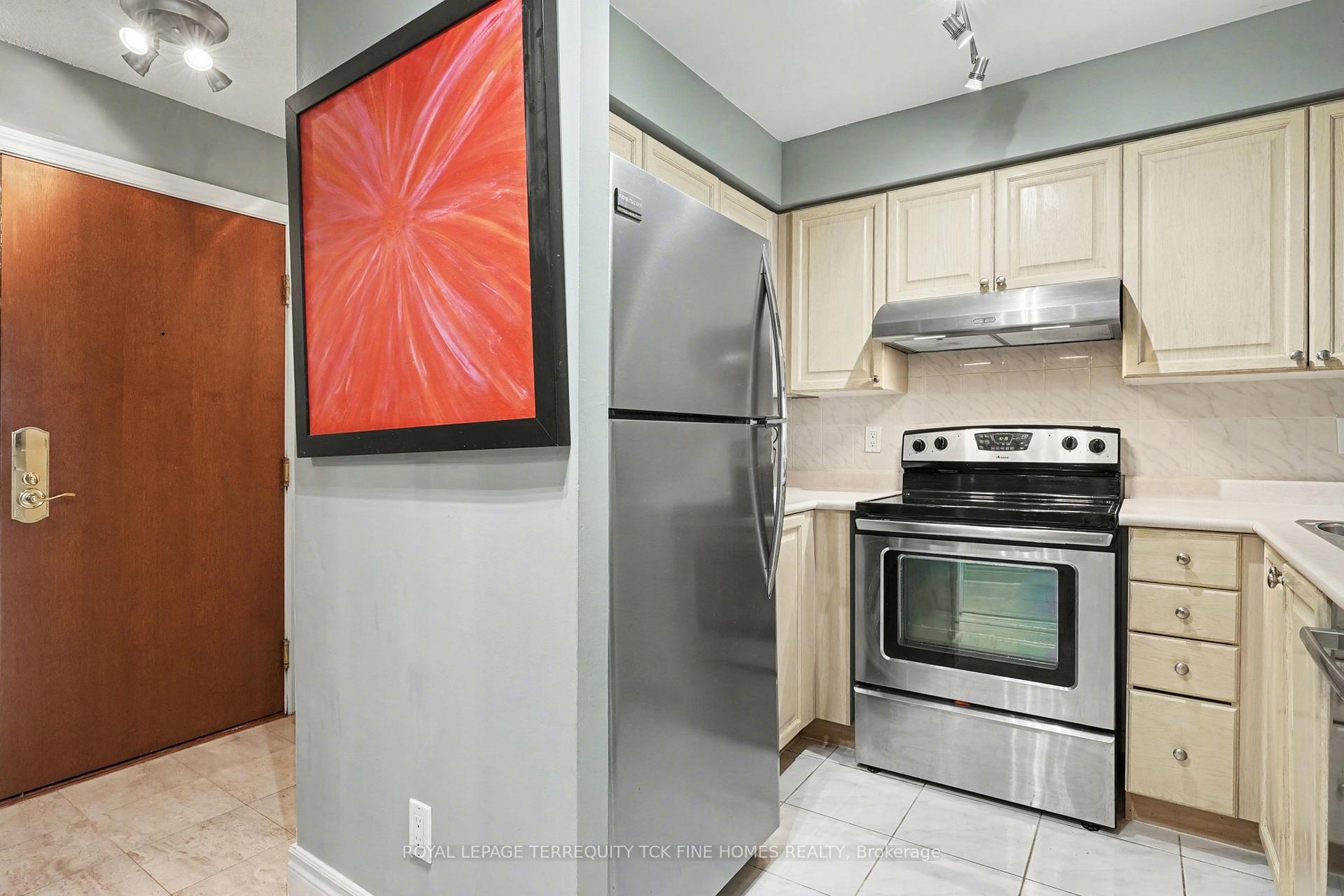 Photo 17 of Unit 1009, 398 Eglinton Avenue E, Toronto, Mount Pleasant East — HOMEH