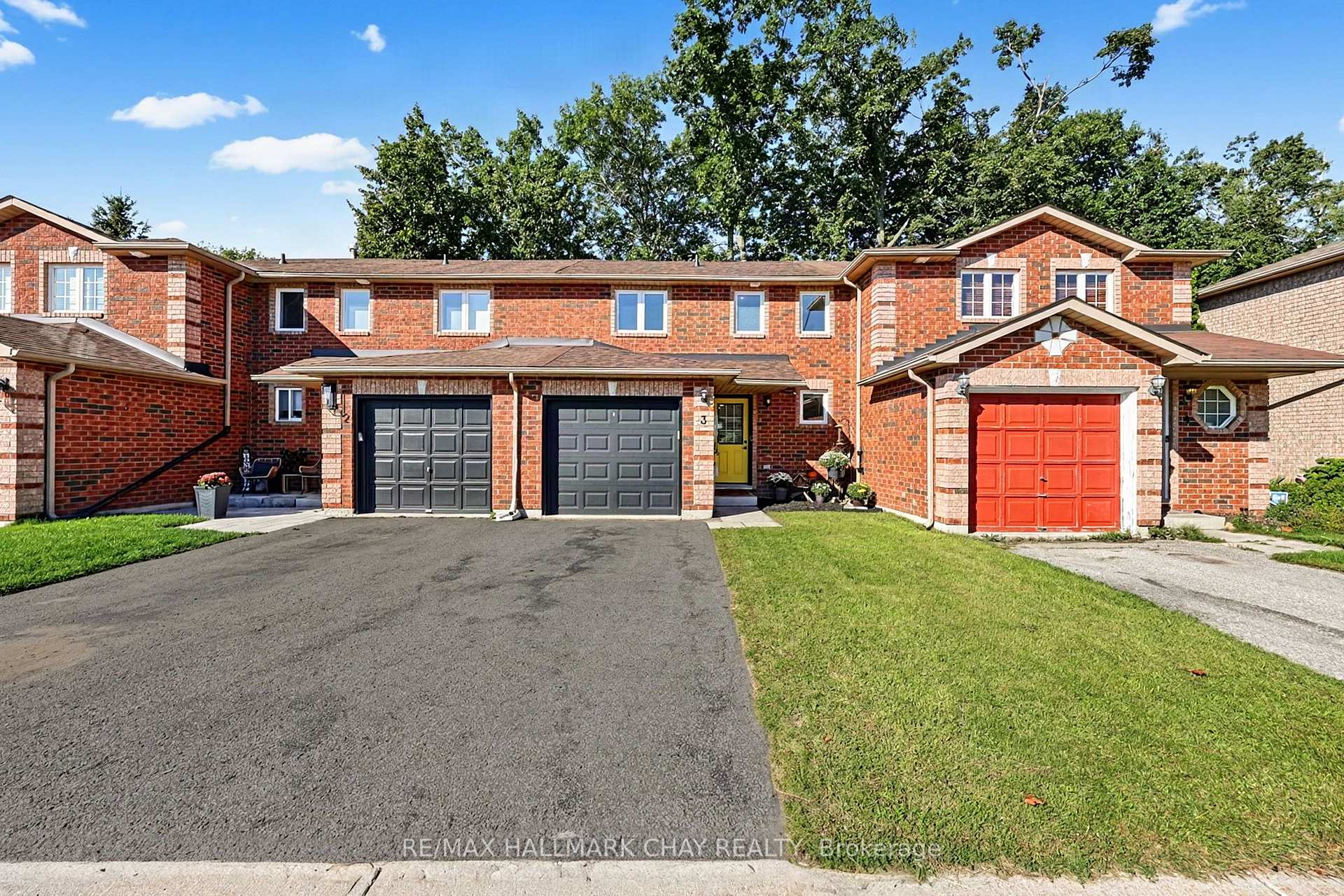 Photo 1 of Unit 3, 38 Kenwell Crescent, Barrie, Holly — HOMEH