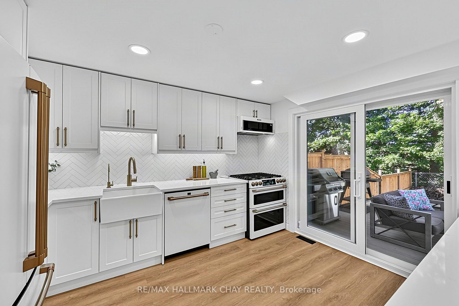 Photo 9 of Unit 3, 38 Kenwell Crescent, Barrie, Holly — HOMEH