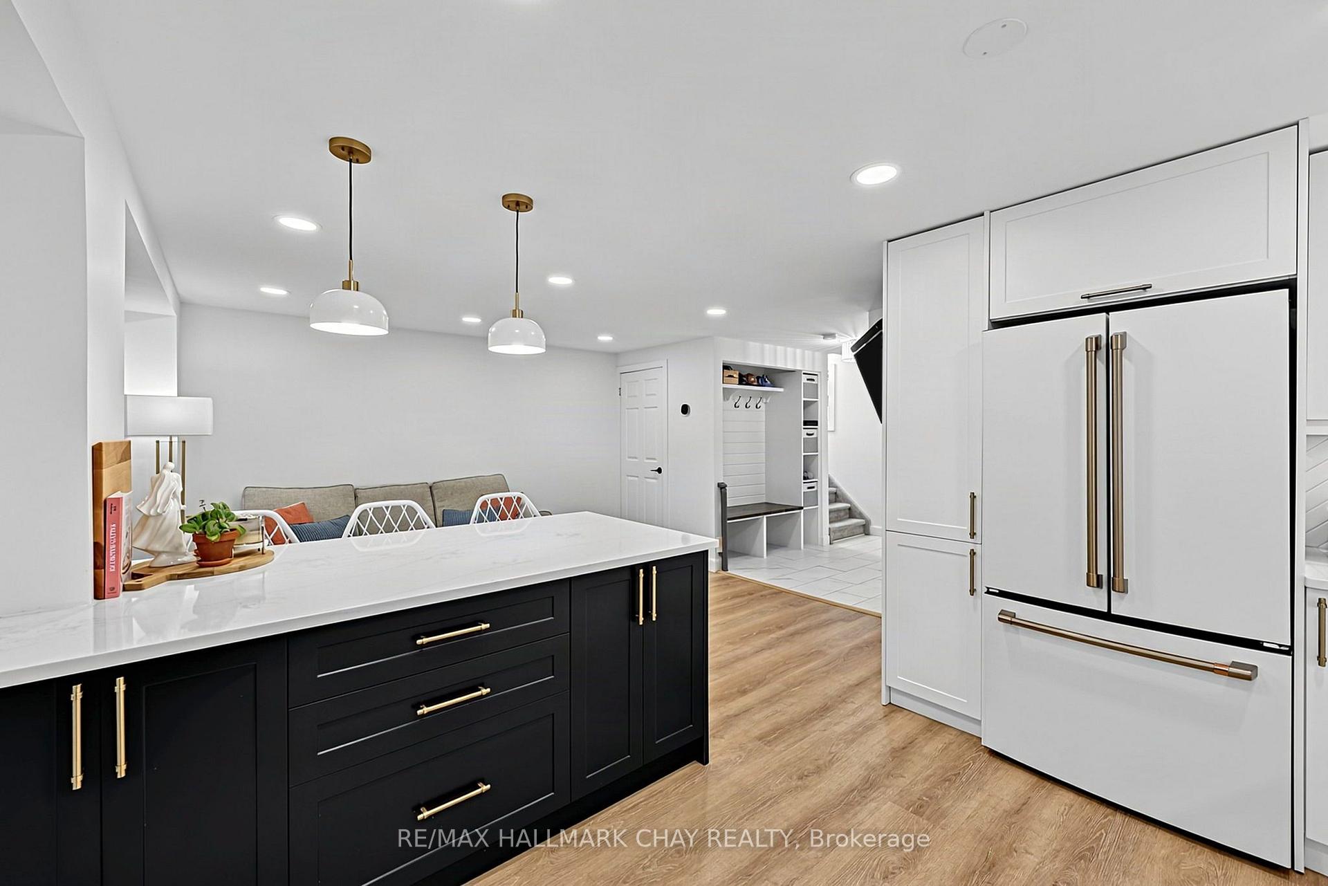 Photo 12 of Unit 3, 38 Kenwell Crescent, Barrie, Holly — HOMEH