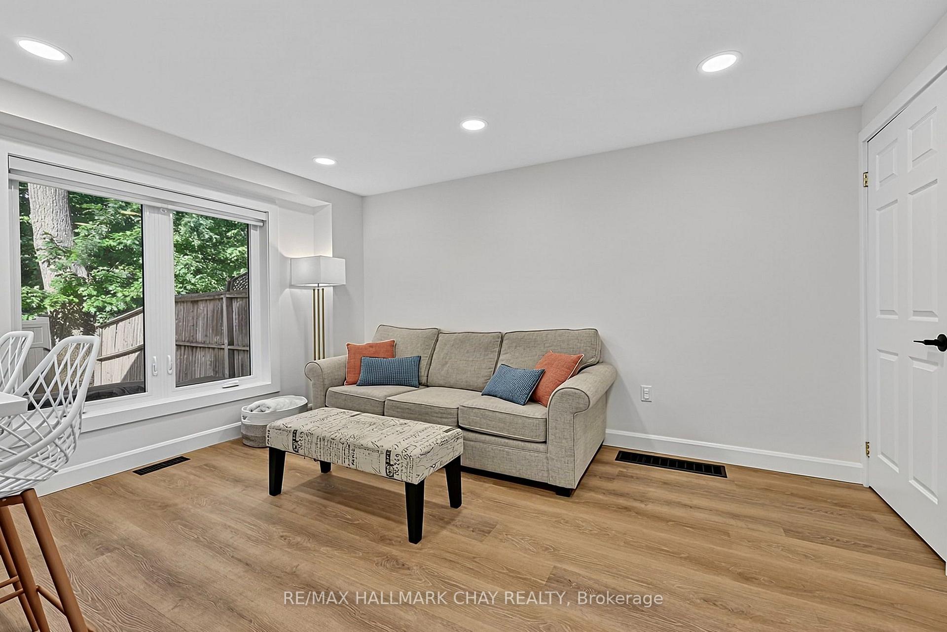 Photo 13 of Unit 3, 38 Kenwell Crescent, Barrie, Holly — HOMEH
