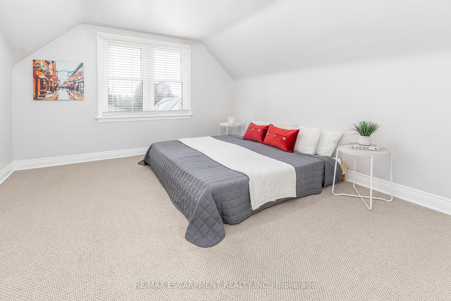 Photo 11 of 282 East 13th Street, Hamilton, Inch Park — HOMEH