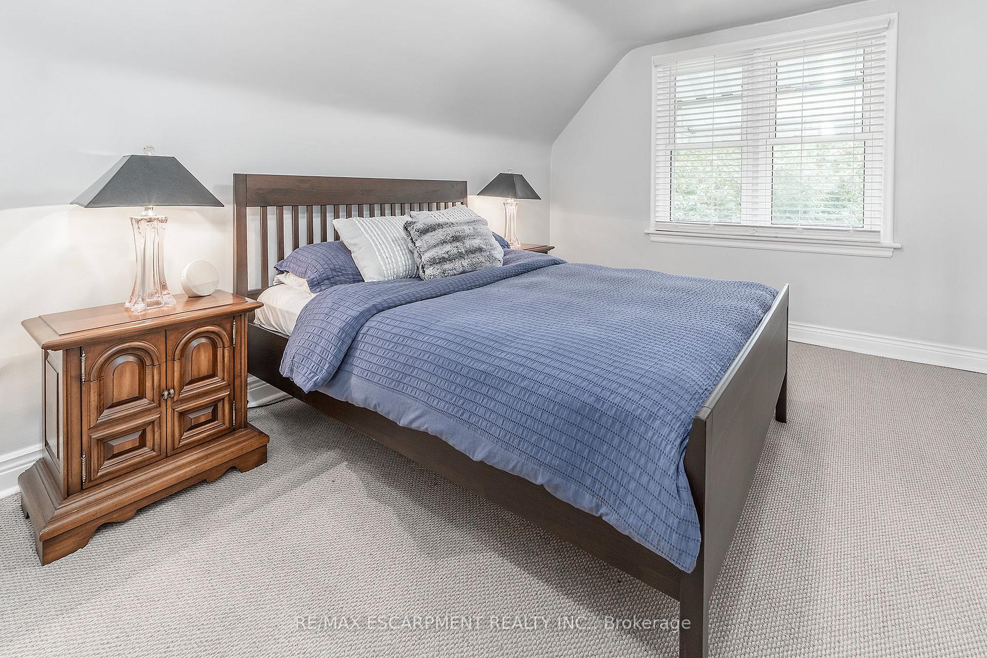 Photo 12 of 282 East 13th Street, Hamilton, Inch Park — HOMEH