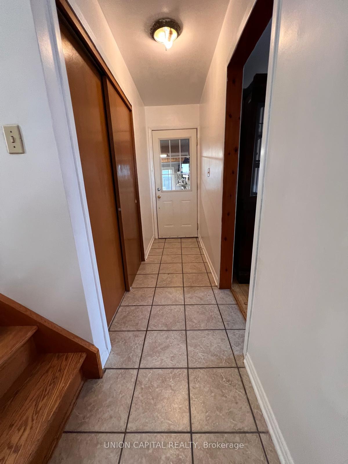 Photo 10 of 2 Shetland Crescent, St. Catharines, E. Chester — HOMEH