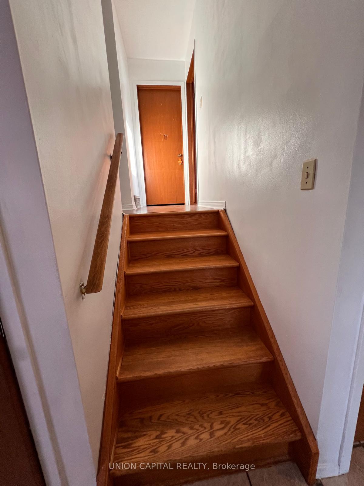 Photo 15 of 2 Shetland Crescent, St. Catharines, E. Chester — HOMEH