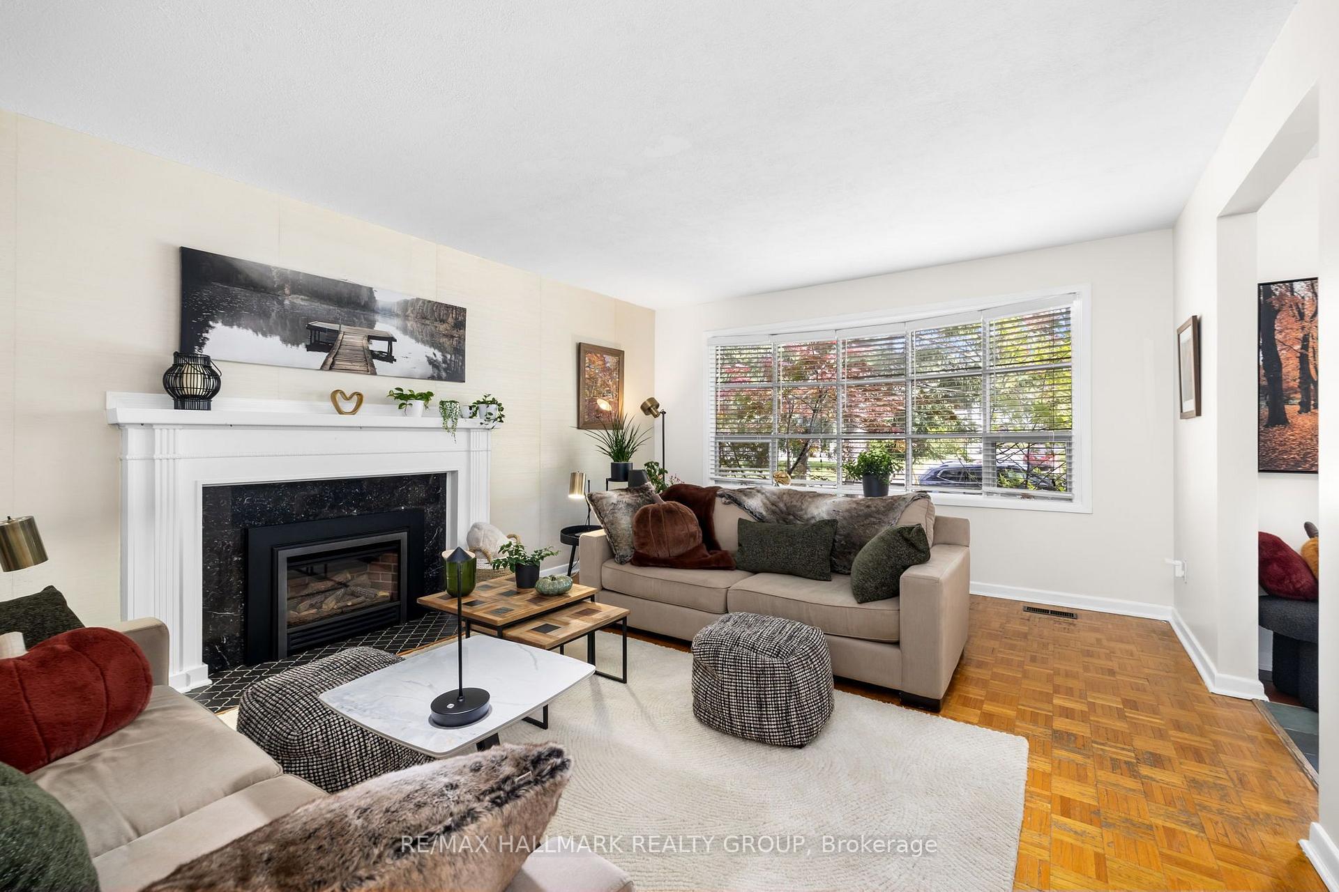 Photo 4 of 932 Dresden Crescent, Ottawa, Whitehaven — HOMEH