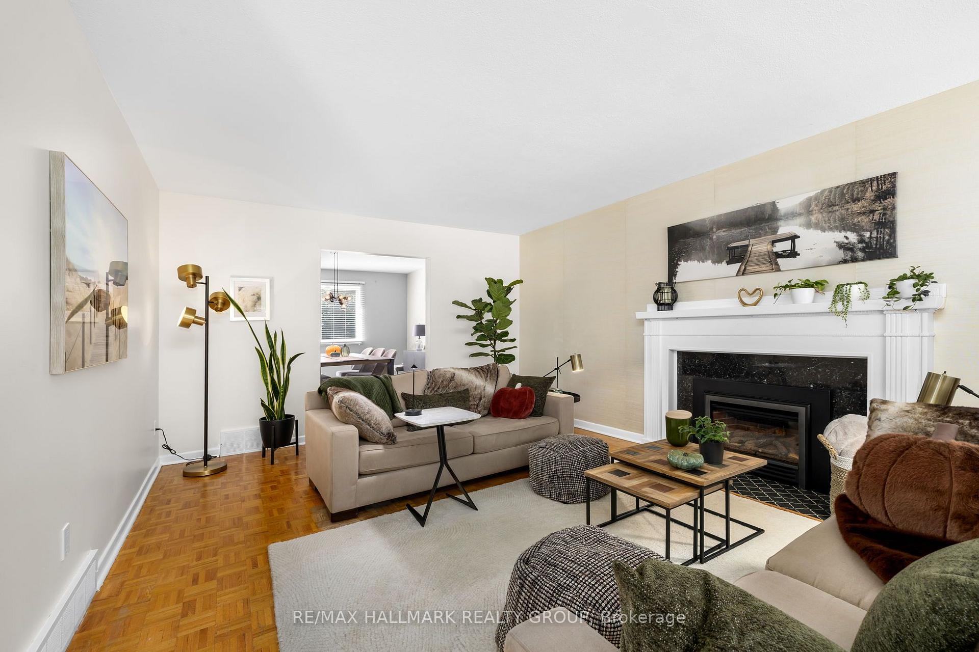 Photo 5 of 932 Dresden Crescent, Ottawa, Whitehaven — HOMEH