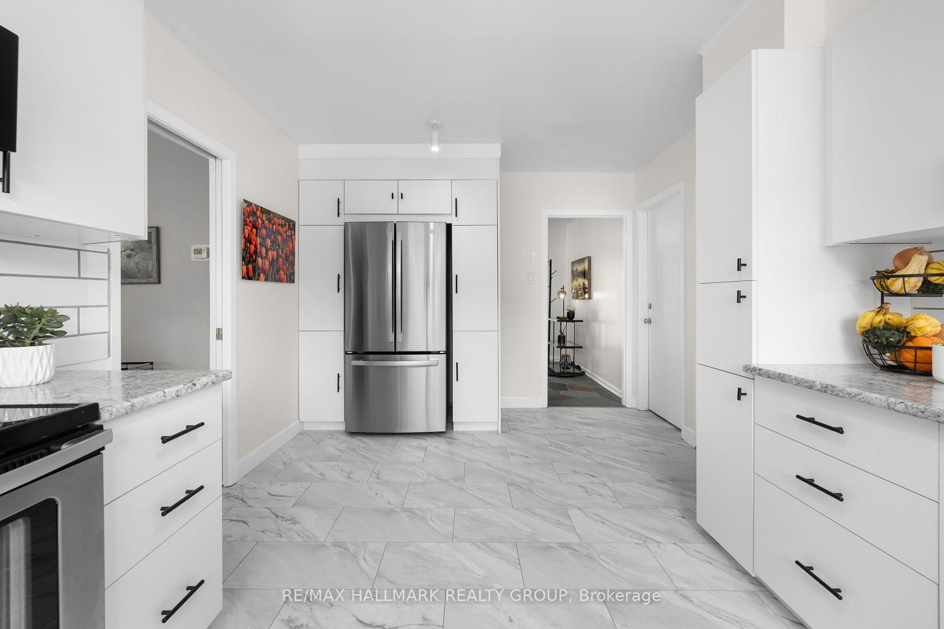 Photo 9 of 932 Dresden Crescent, Ottawa, Whitehaven — HOMEH