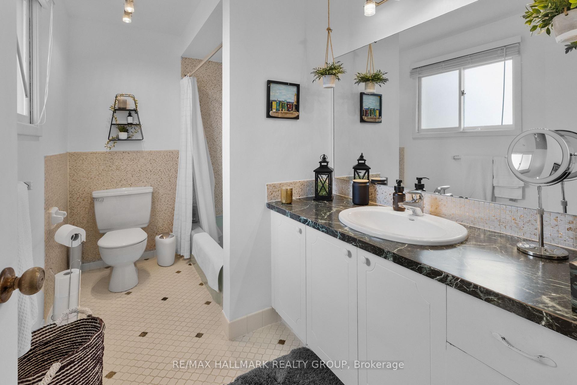 Photo 22 of 932 Dresden Crescent, Ottawa, Whitehaven — HOMEH
