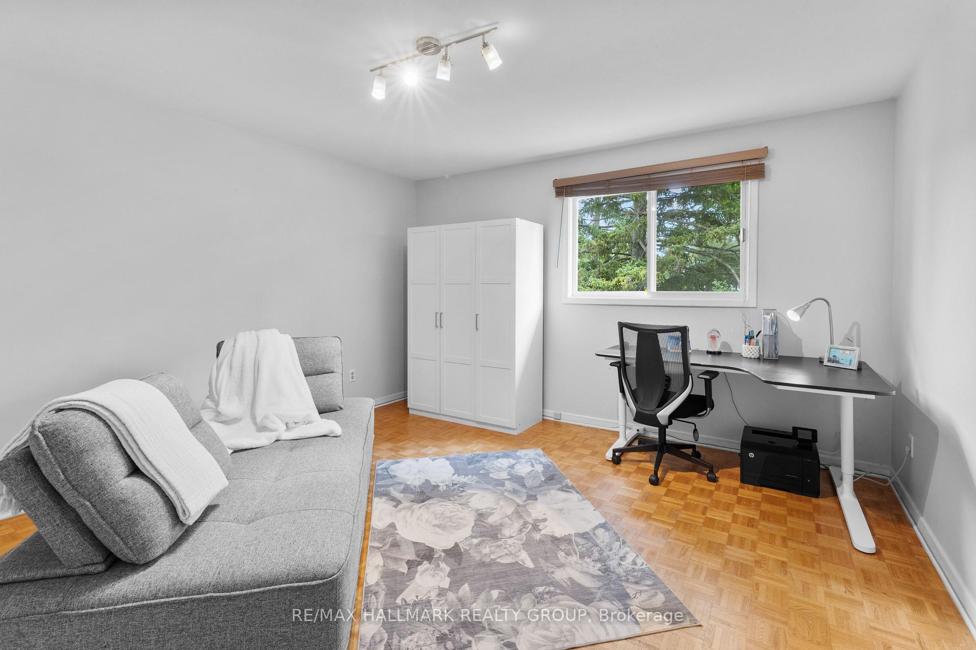 Photo 23 of 932 Dresden Crescent, Ottawa, Whitehaven — HOMEH