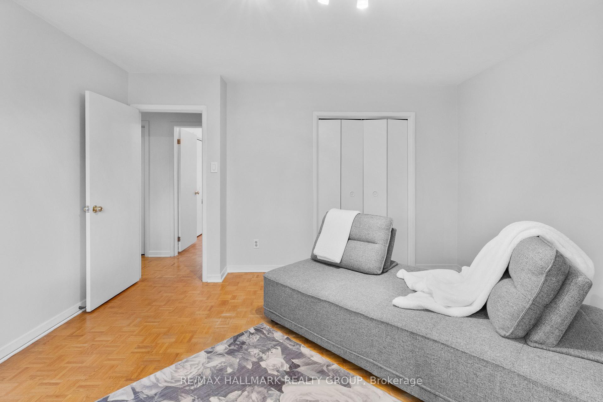Photo 24 of 932 Dresden Crescent, Ottawa, Whitehaven — HOMEH