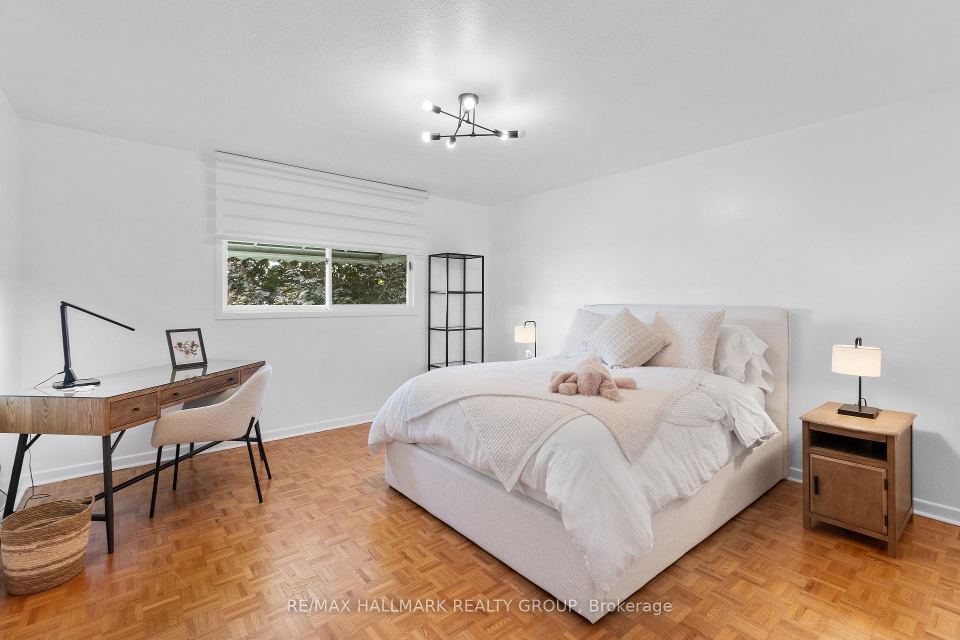 Photo 25 of 932 Dresden Crescent, Ottawa, Whitehaven — HOMEH