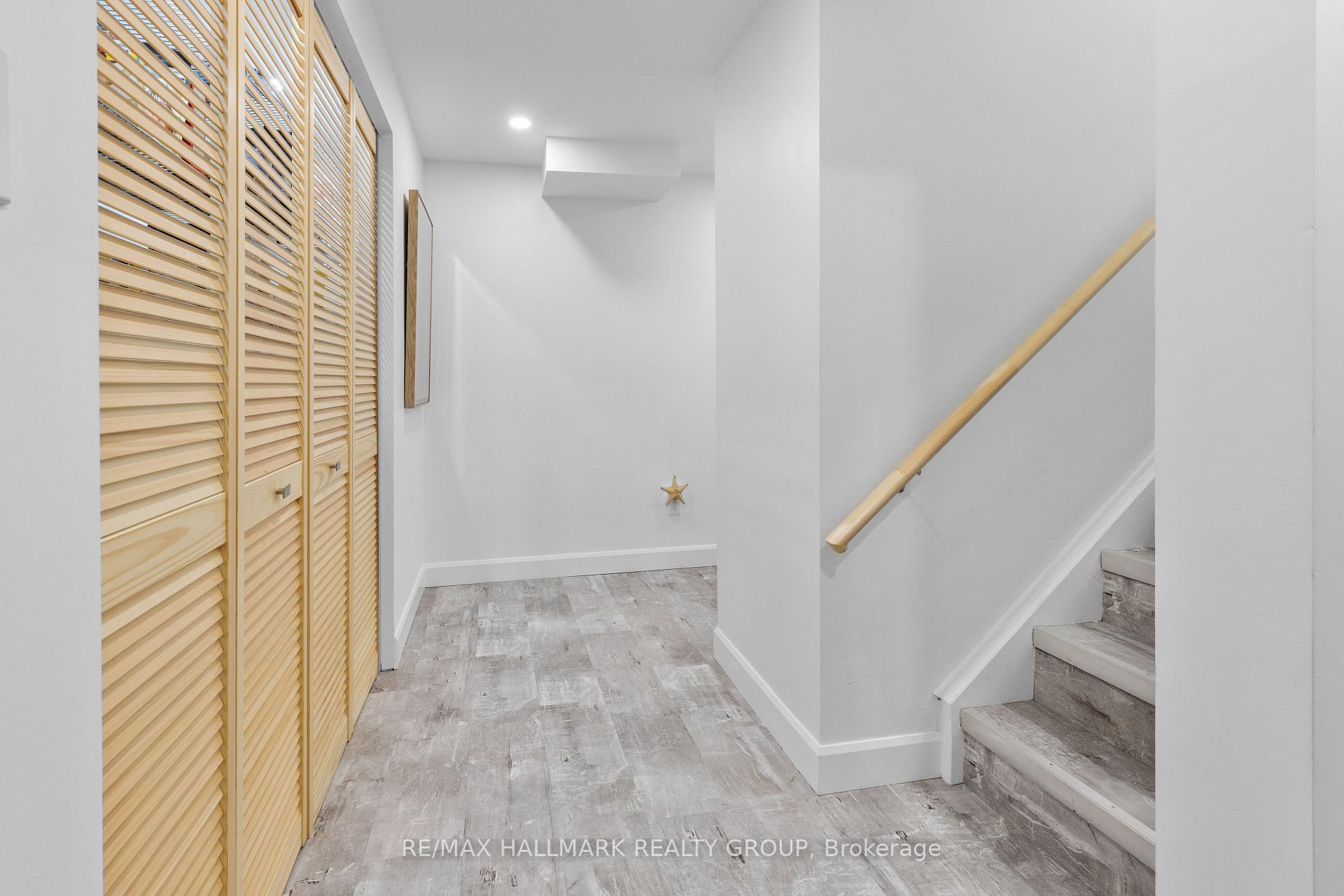Photo 32 of 932 Dresden Crescent, Ottawa, Whitehaven — HOMEH