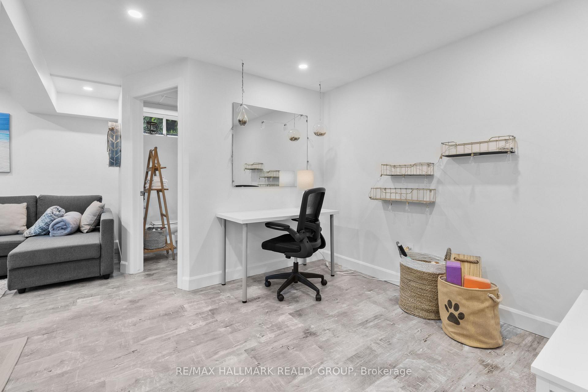 Photo 33 of 932 Dresden Crescent, Ottawa, Whitehaven — HOMEH