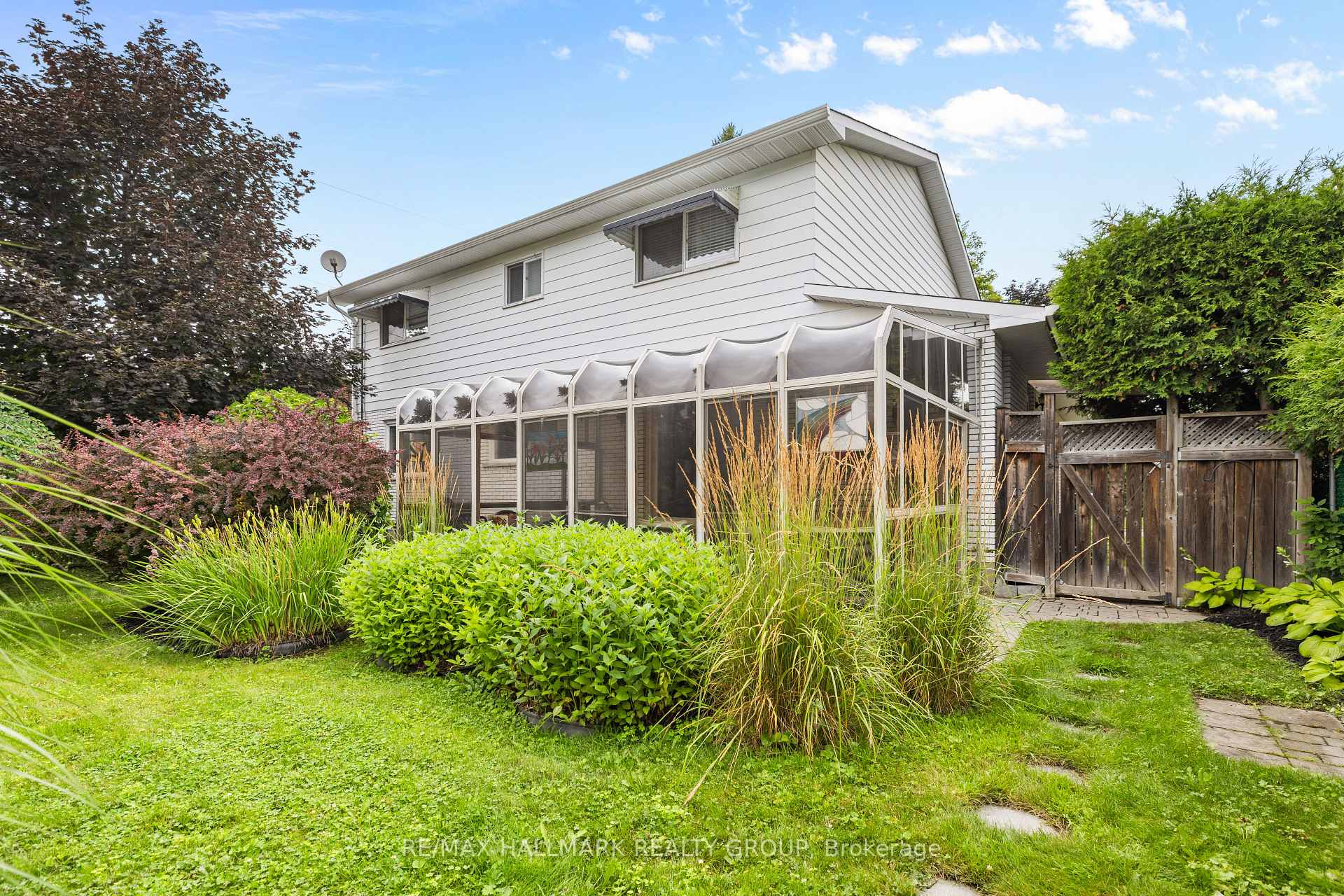 Photo 44 of 932 Dresden Crescent, Ottawa, Whitehaven — HOMEH