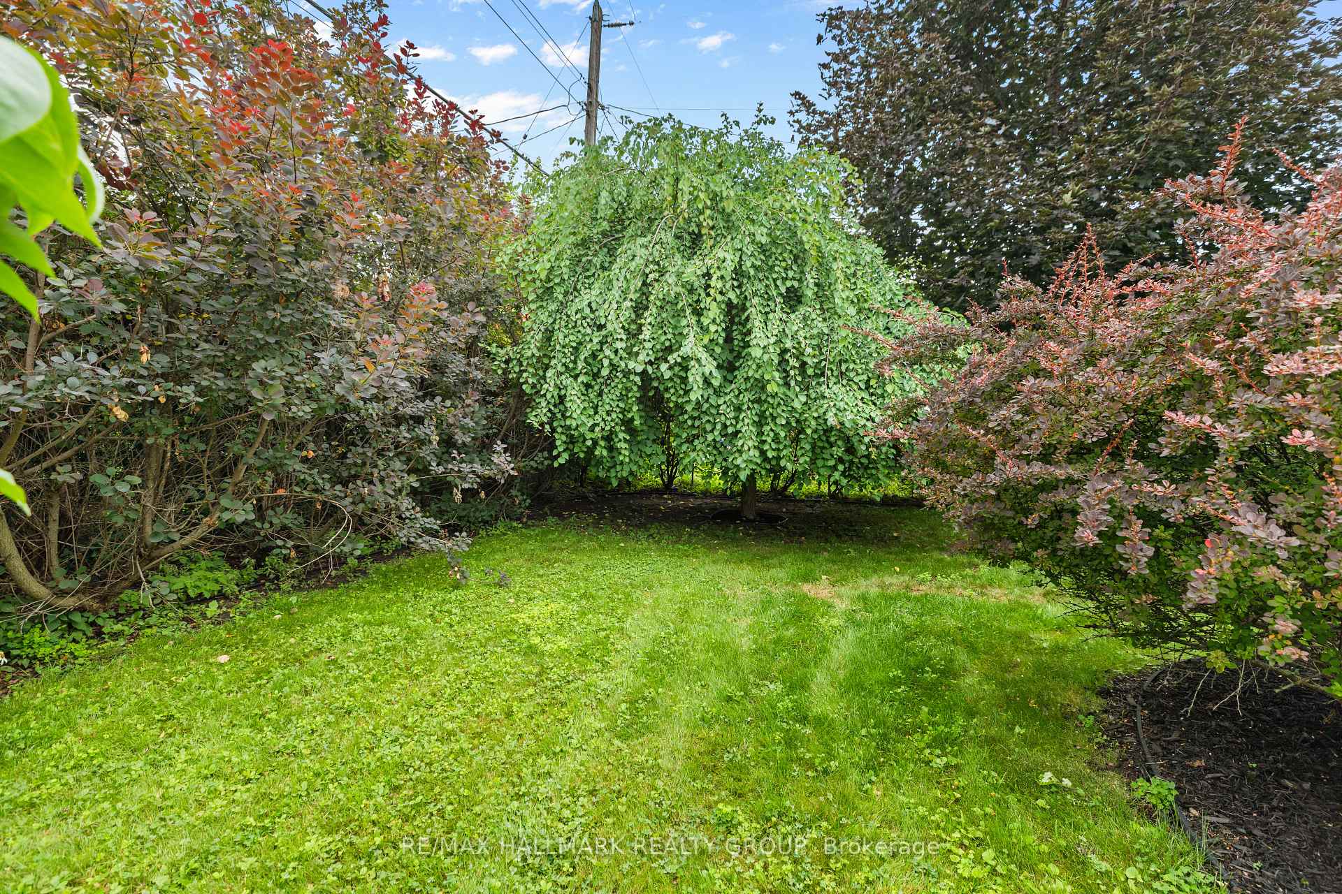 Photo 45 of 932 Dresden Crescent, Ottawa, Whitehaven — HOMEH