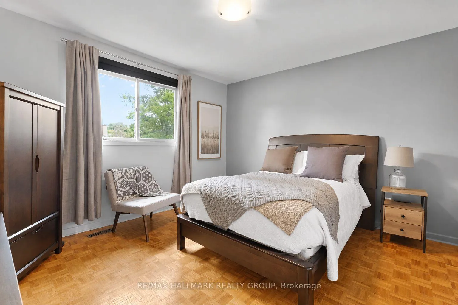 Photo 28 of 932 Dresden Crescent, Ottawa, Whitehaven — HOMEH