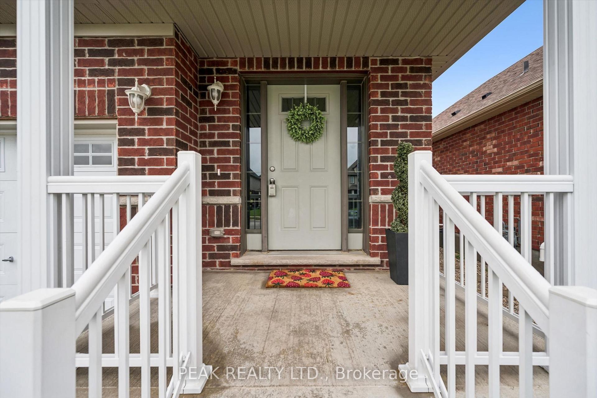 Photo 5 of 335 Finoro Crescent, Woolwich, Elmira — HOMEH